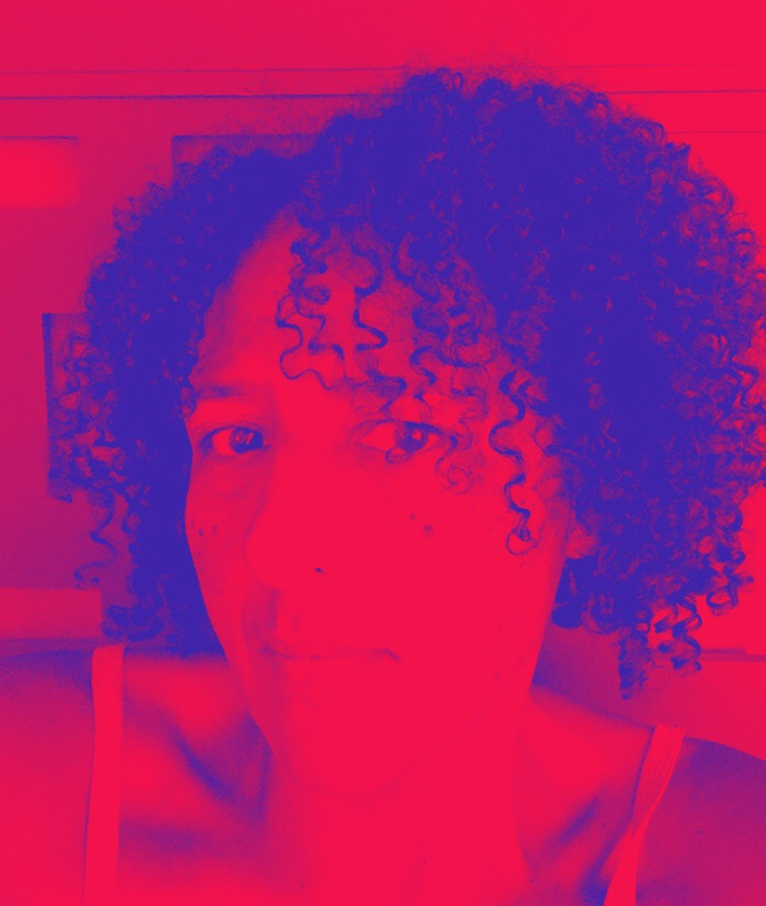 Leslie photo red